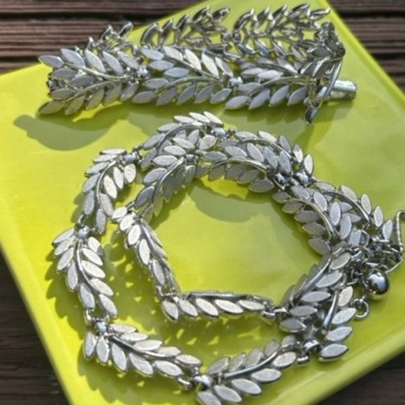 VTG CROWN TRIFARI Brushed Silver Leaf Link Bracelet Choker Necklace SET - Picture 5 of 9